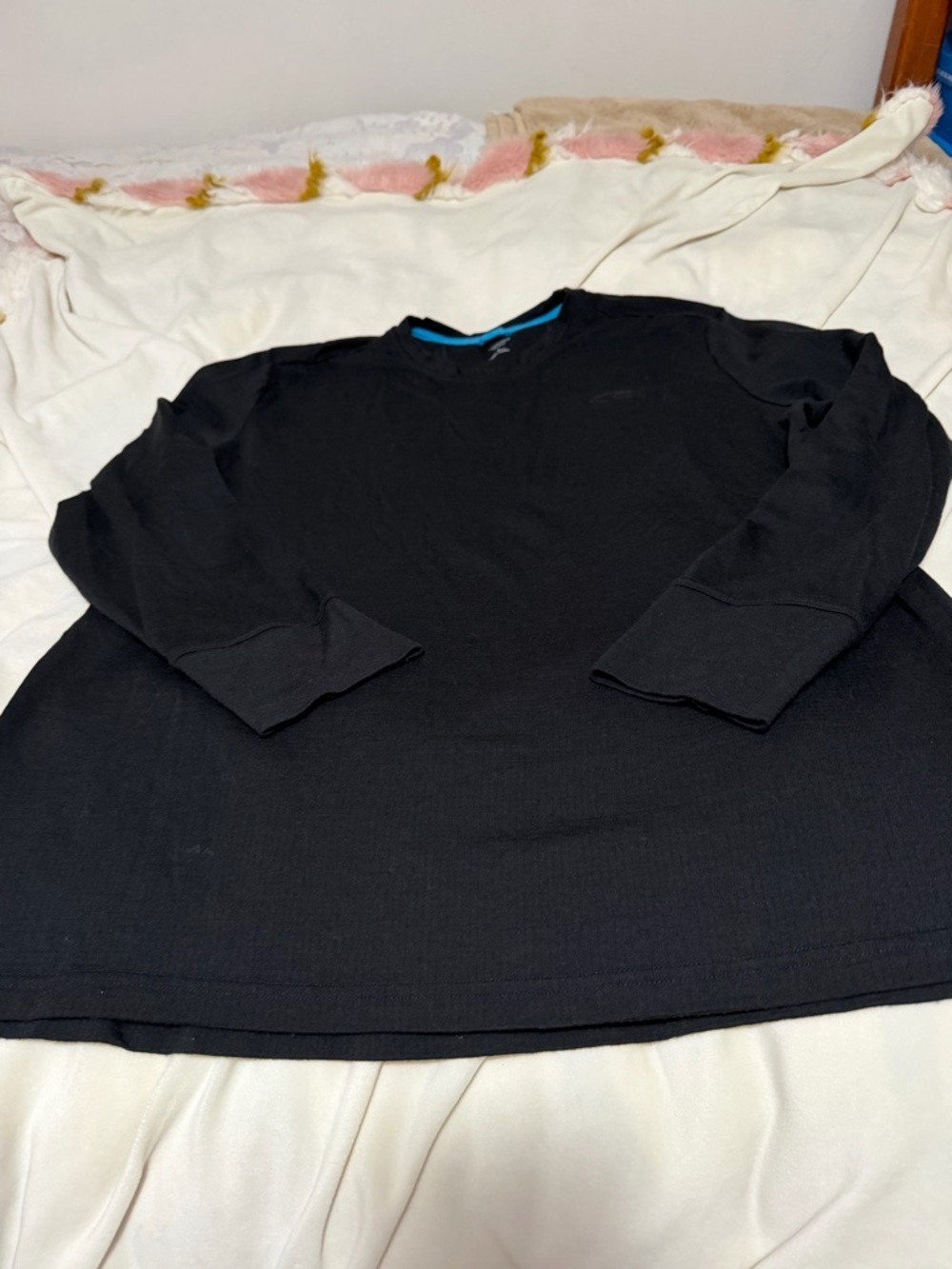 Icebreaker Black Long Sleeve Merino Crew with Blue Trim Men’s XL
